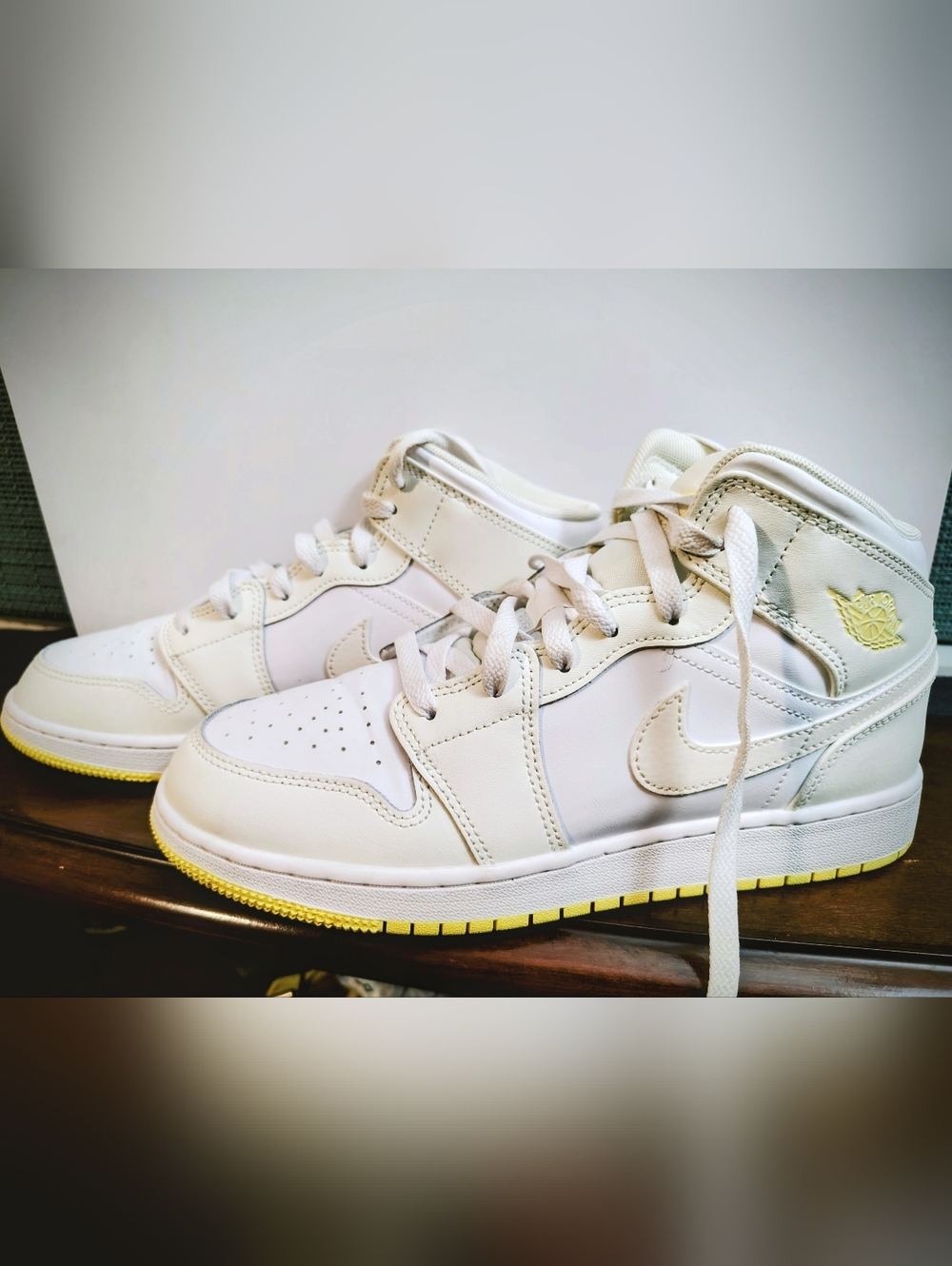 7y White and Yellow Nike Dunks Mids